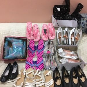 Great summer shoes and lip flop. Slightly used and new shoes